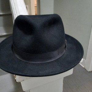 Goorin Bros. Short brim fedora